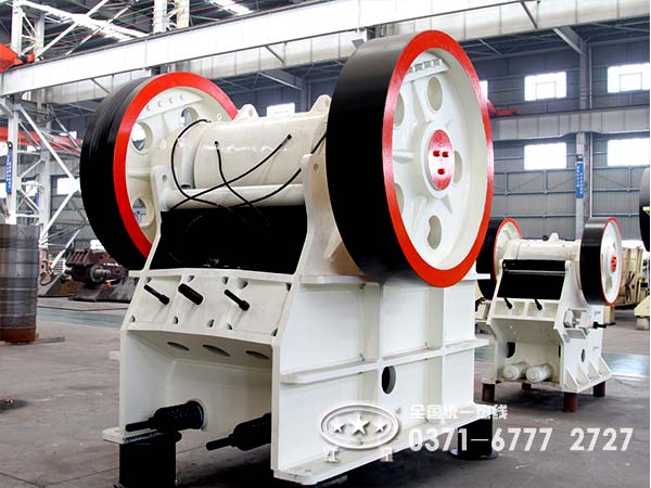 砼路面移動(dòng)破碎機(jī)