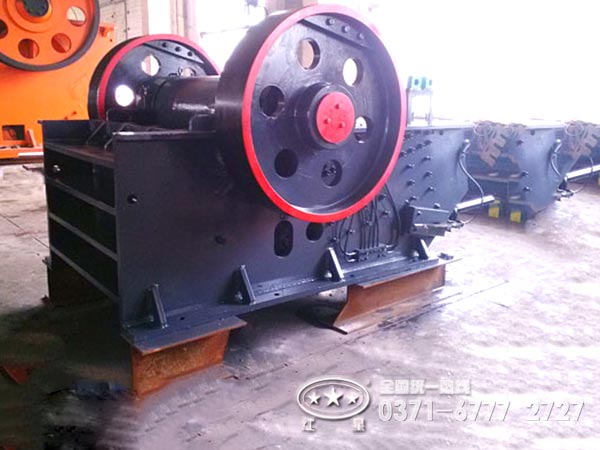 液壓保護(hù)鄂式破石機(jī) 液壓保護(hù)鄂式破石機(jī)