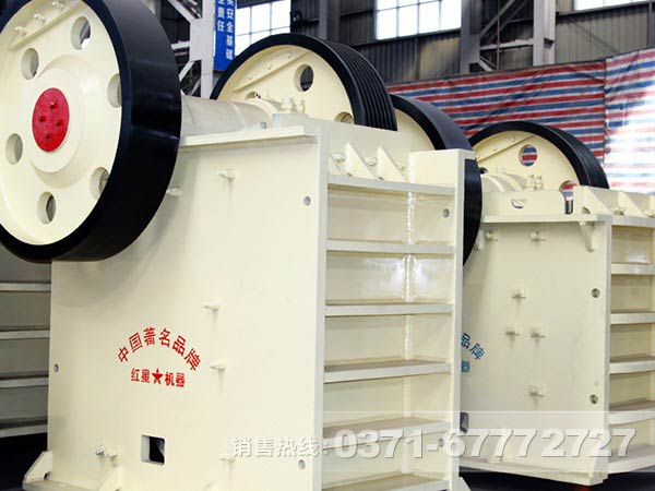 液壓保護(hù)顎式破碎機(jī)的配件介紹