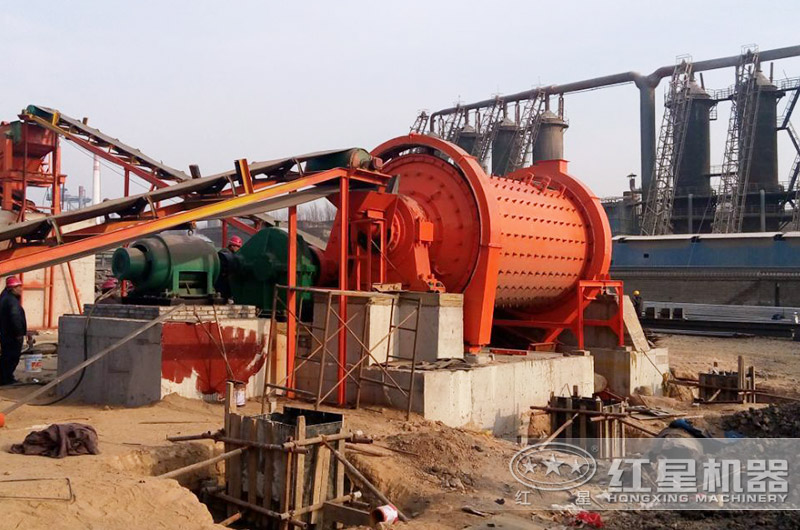 山東客戶棒磨式制砂機(jī)工作現(xiàn)場(chǎng) 山東客戶棒磨式制砂機(jī)工作現(xiàn)場(chǎng)