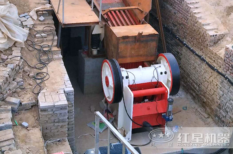 鋼渣破碎現(xiàn)場(chǎng)圖片 鋼渣破碎現(xiàn)場(chǎng)圖片