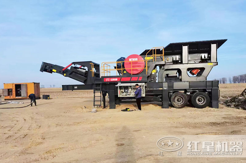 移動(dòng)破碎機(jī)時(shí)產(chǎn)300噸有哪些？多少錢一臺(tái)？