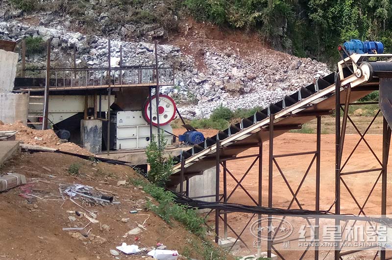 顎式破碎機(jī)工作現(xiàn)場(chǎng)圖片 顎式破碎機(jī)工作現(xiàn)場(chǎng)圖片