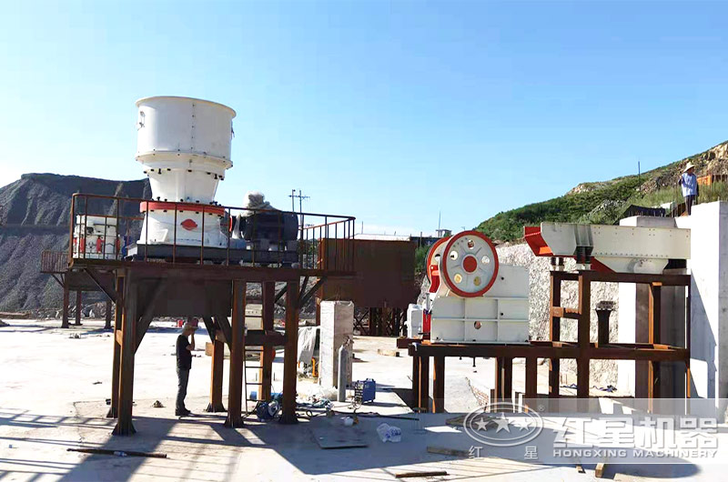 碎石破碎機(jī)安裝現(xiàn)場(chǎng)實(shí)拍圖 碎石破碎機(jī)安裝現(xiàn)場(chǎng)實(shí)拍圖