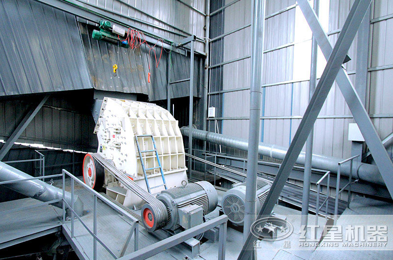 臥式破碎機工作現(xiàn)場圖片 臥式破碎機工作現(xiàn)場圖片