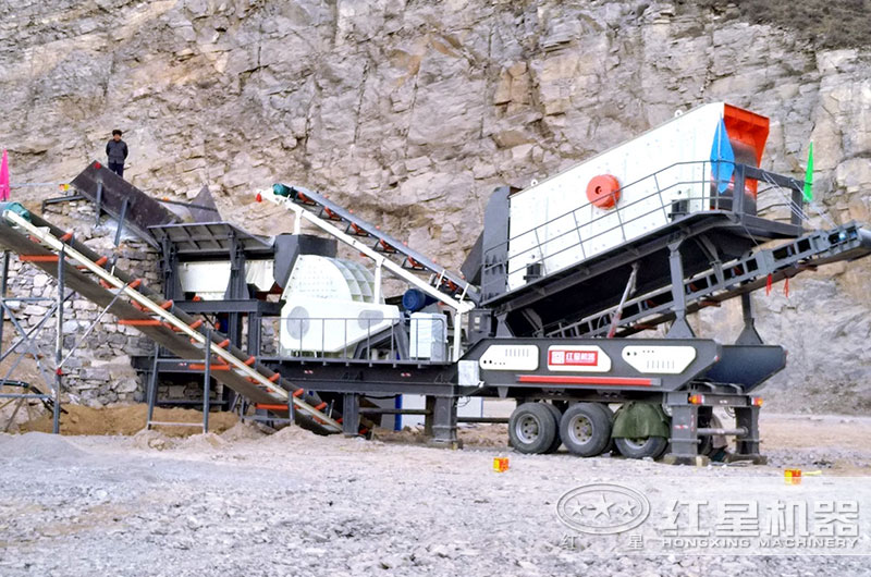 河北客戶移動碎石機工作現(xiàn)場實拍圖 河北客戶移動碎石機工作現(xiàn)場實拍圖