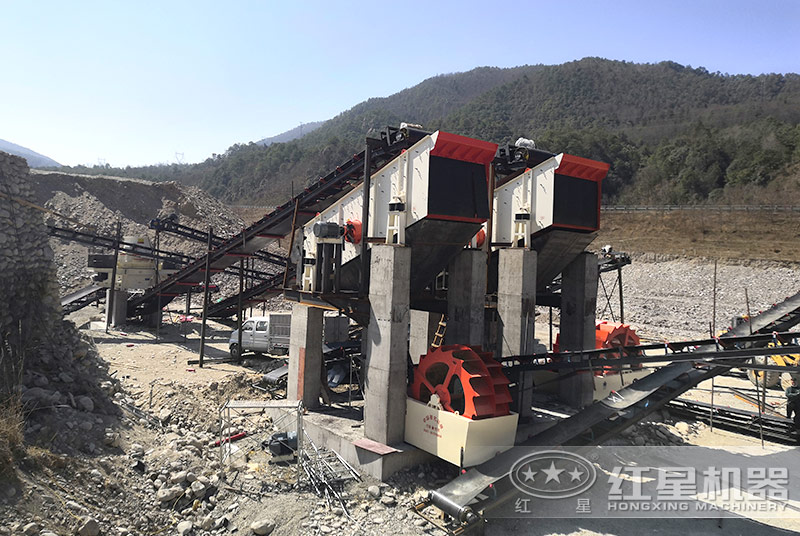 水洗砂現(xiàn)場配置雙輪斗洗砂機 水洗砂現(xiàn)場配置雙輪斗洗砂機