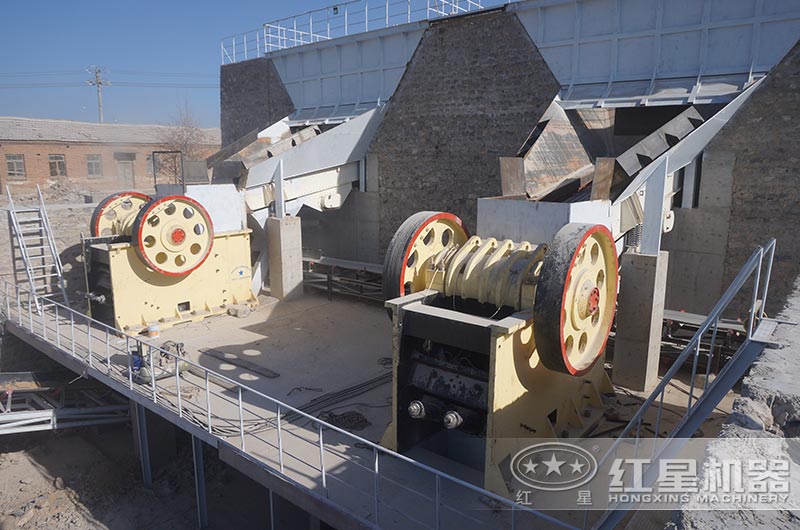 大型破石機(jī)時(shí)產(chǎn)量多少噸？多少錢？