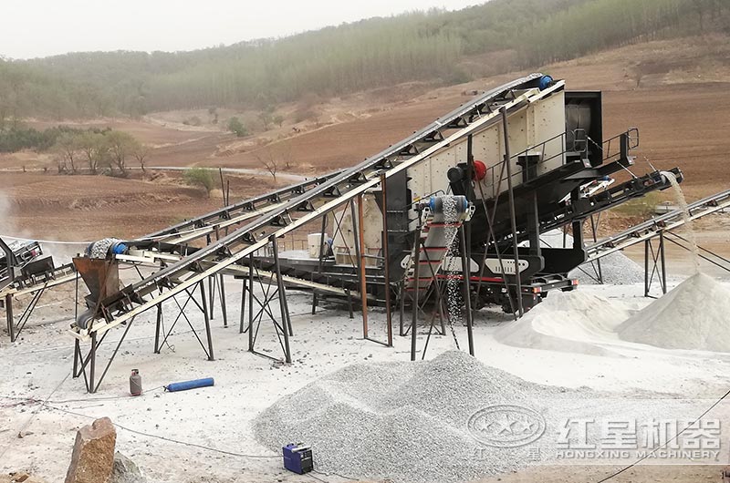 移動(dòng)式反擊破工作現(xiàn)場圖片 移動(dòng)式反擊破工作現(xiàn)場圖片