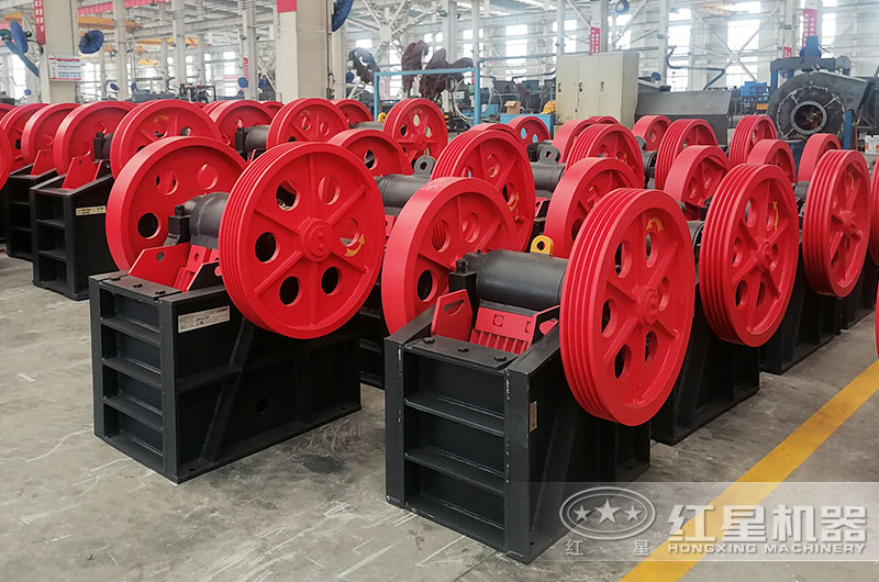 小型鄂式破碎機(jī)圖片 小型鄂式破碎機(jī)圖片