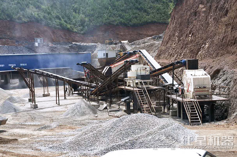 巖石制砂現(xiàn)場(chǎng)圖片 巖石制砂現(xiàn)場(chǎng)圖片