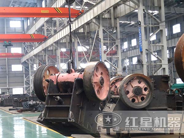 大理石破碎機(jī)生產(chǎn)車(chē)間