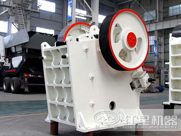 46鄂式碎石機(jī)一臺(tái)多少錢？預(yù)期產(chǎn)值可達(dá)多少噸？