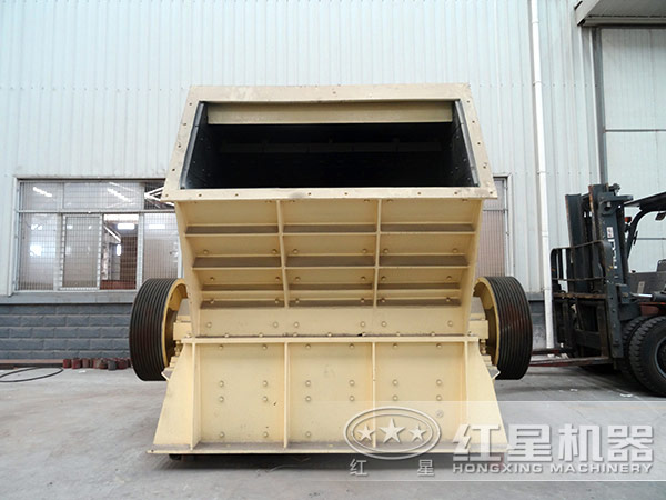 1315反擊式破碎機時產(chǎn)量可達多少噸？