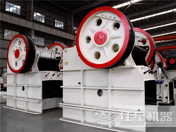 時產(chǎn)100方PE600×900顎式破碎機