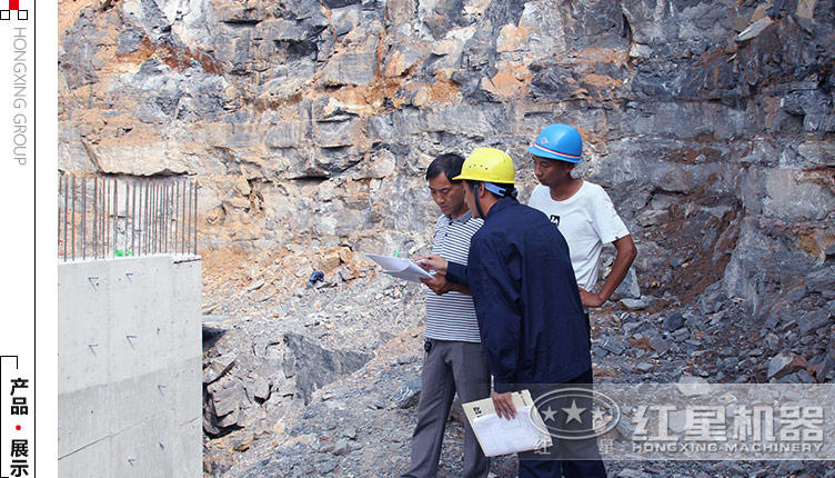 建筑垃圾破碎機(jī)安裝現(xiàn)場(chǎng)