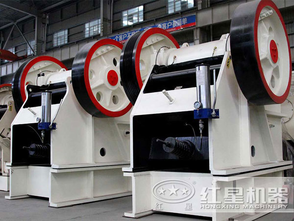 大型石頭顎破碎機(jī)市價(jià)多錢(qián)？（內(nèi)附高清顎破作業(yè)視頻）