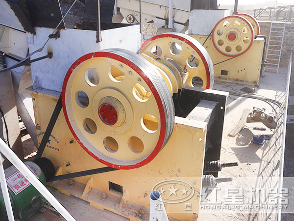 顎式石子磕石機(jī)的價格及產(chǎn)量是多少？