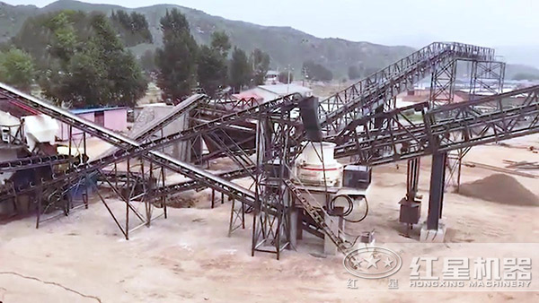 人造砂機(jī)器生產(chǎn)現(xiàn)場(chǎng)