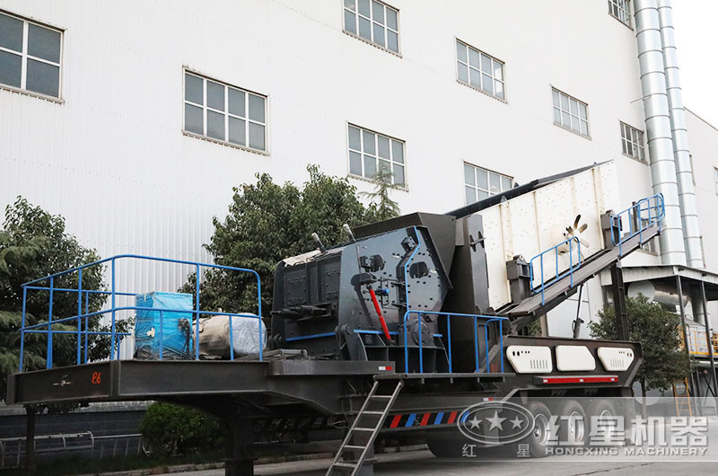 如何快速把石頭打碎，這款移動石頭碎石機可以幫您實現(xiàn)