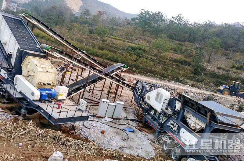 時(shí)產(chǎn)200噸青石移動破碎生產(chǎn)線現(xiàn)場