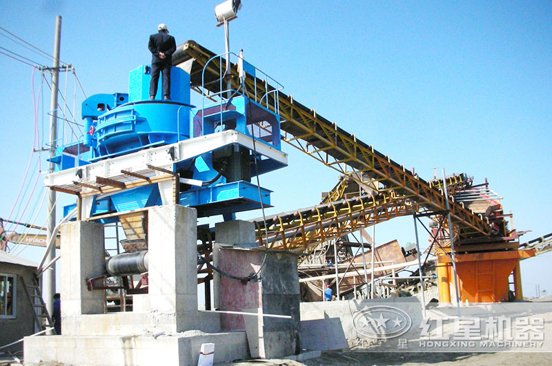 能把石頭打成沙子的機(jī)器多少錢，可以過環(huán)保嗎？