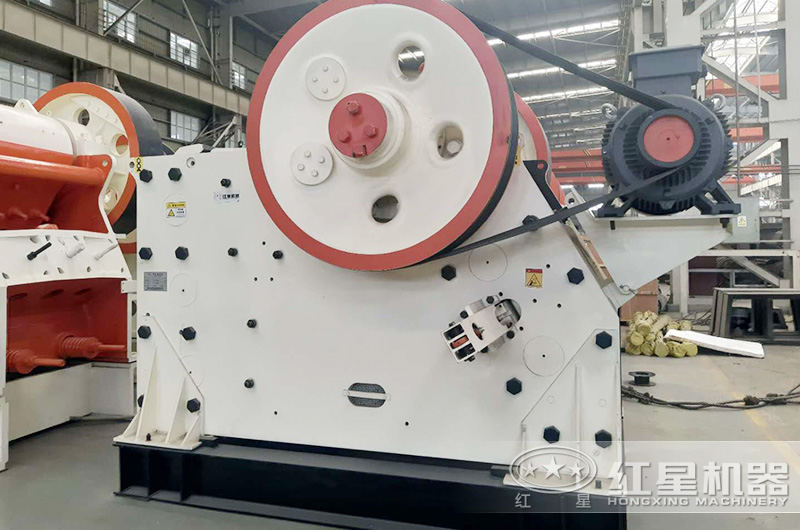 顎式破碎機(jī)生產(chǎn)車間