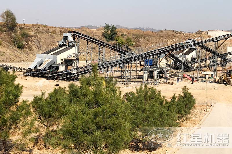 哪種制砂機(jī)出來(lái)的沙好用，有沒(méi)有石頭制砂現(xiàn)場(chǎng)視頻