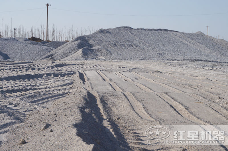 破碎石頭生產(chǎn)石子違法嗎，現(xiàn)在可以著手2022年石頭加工了嗎？