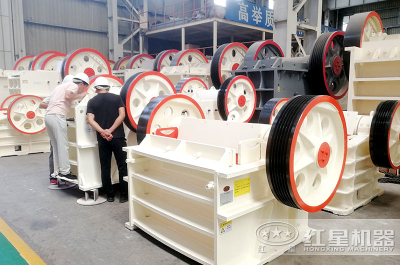 不同規(guī)格顎式打石子機(jī)生產(chǎn)車(chē)間