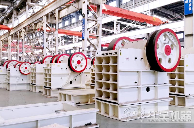 初級設備顎式破碎機生產(chǎn)車間