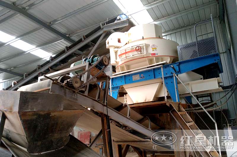 河石碎沙機多少錢？生產出來的人工沙與河沙有什么區(qū)別？