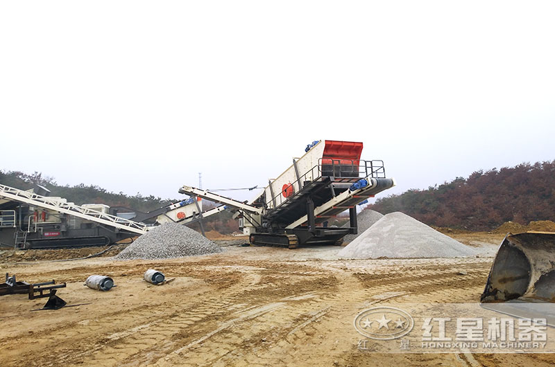 移動(dòng)破石子機(jī)，目前國(guó)內(nèi)比較先進(jìn)的破碎石子機(jī)器