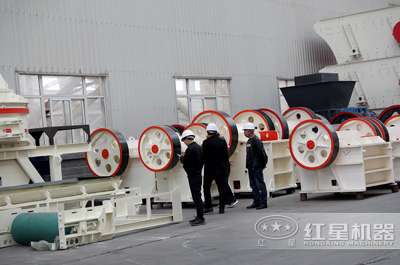 破碎石頭的設(shè)備有哪些？內(nèi)含設(shè)備圖片