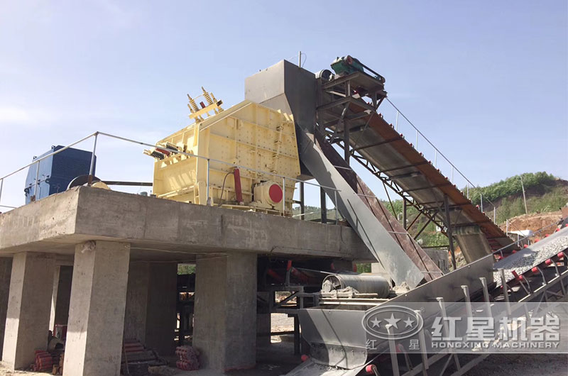 螢石破碎機(jī)多少錢(qián)一臺(tái)？?jī)?nèi)有詳細(xì)型號(hào)參數(shù)