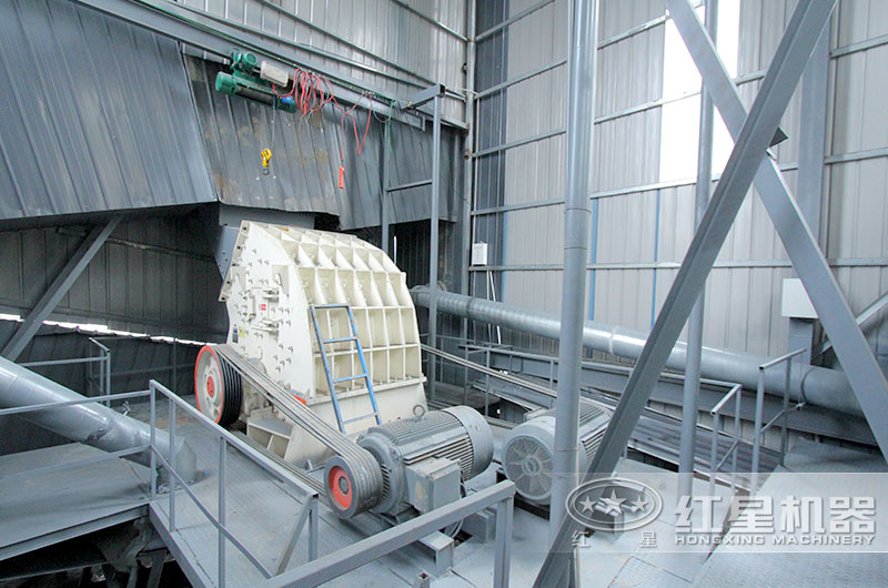 錘式破碎機(jī)能破碎生石灰嗎？有時(shí)產(chǎn)50噸的嗎？